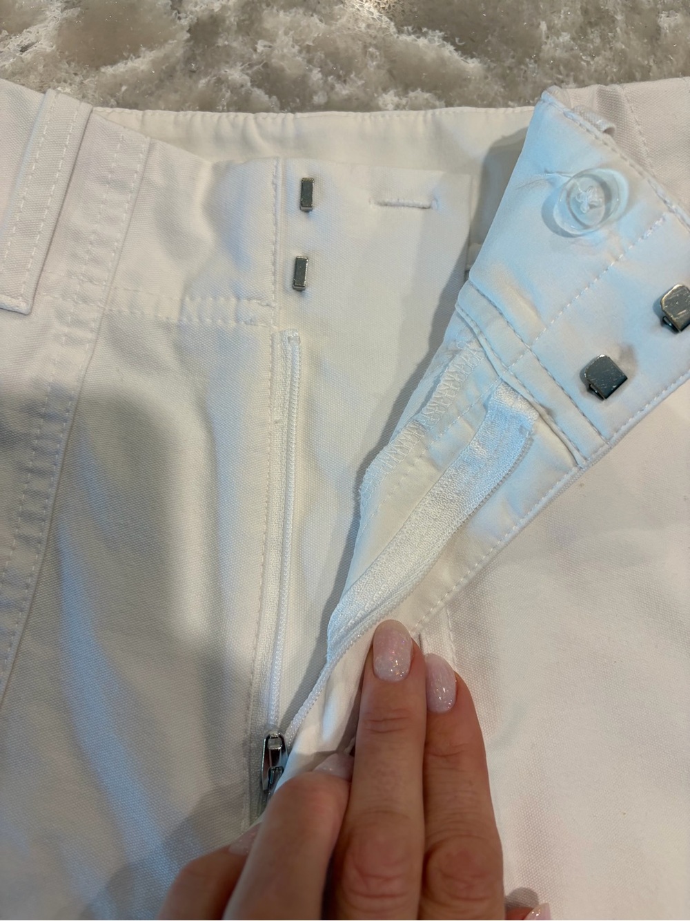 Athleta Skyline Utility Short - Picture 4 of 6
